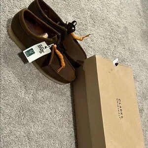 Clarks | Shoes | Clarks Mens Brown Leather Loafers With Tan  display picture 2